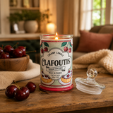 Bougie parfumée Clafoutis allumée dans une ambiance chaleureuse